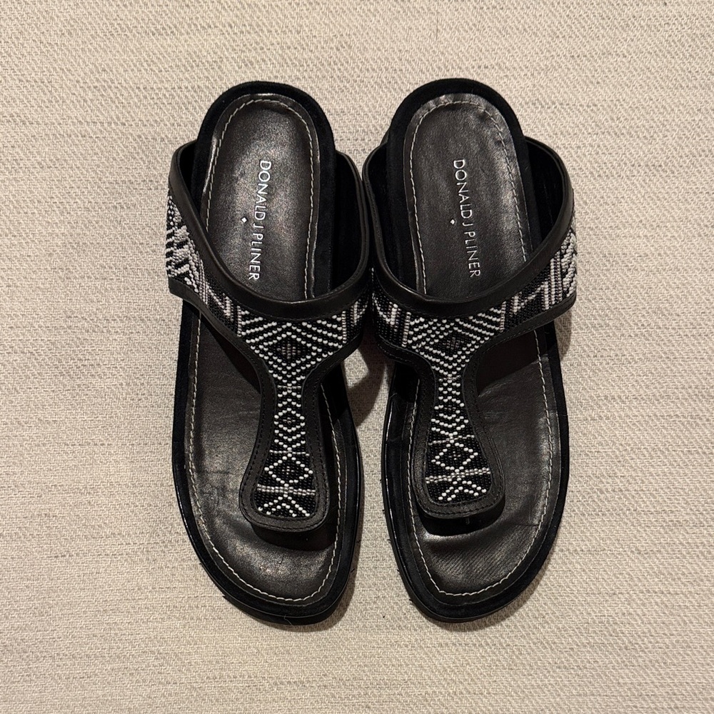Donald J. Pliner Black and White Beaded Thong Sandals size 8